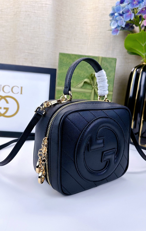 激安グッチバッグコピー背面デザイン